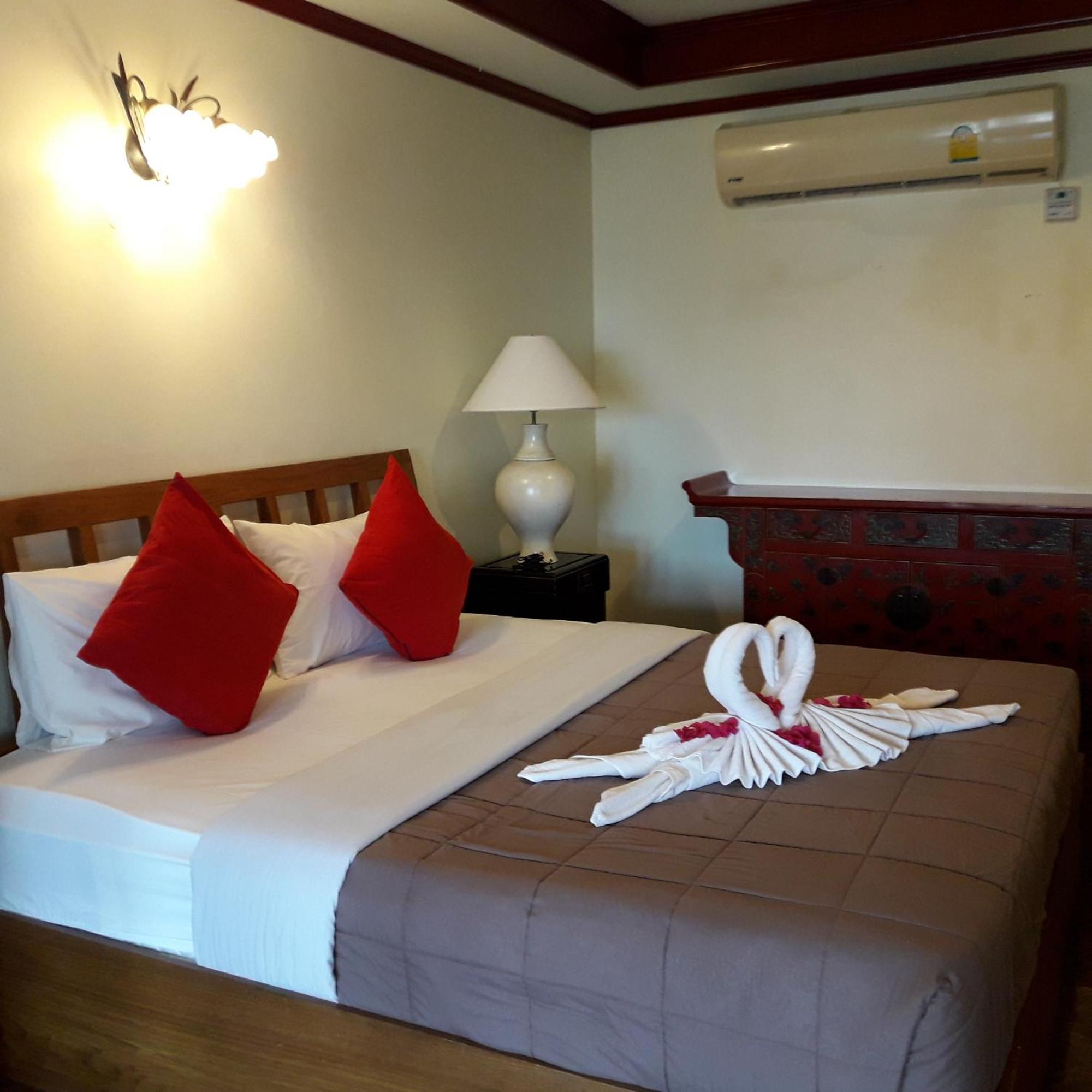 Prince Edouard Apartments & Resort Sha Extra Plus Patong Buitenkant foto